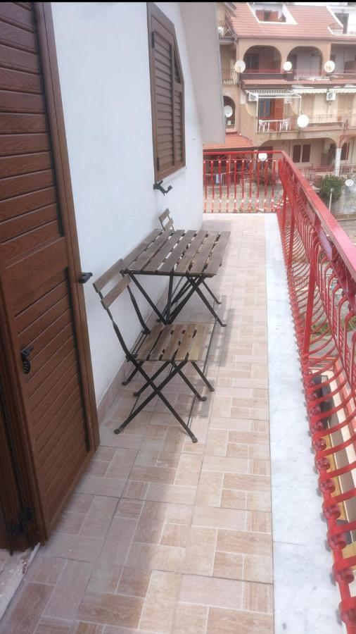 Apartamento Poggio Giaele Mazzeo Exterior foto